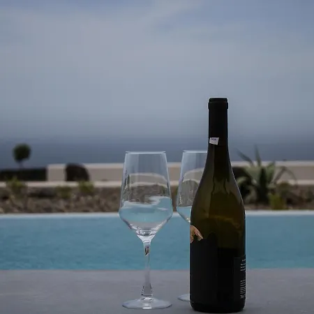 Lithora Santorini *